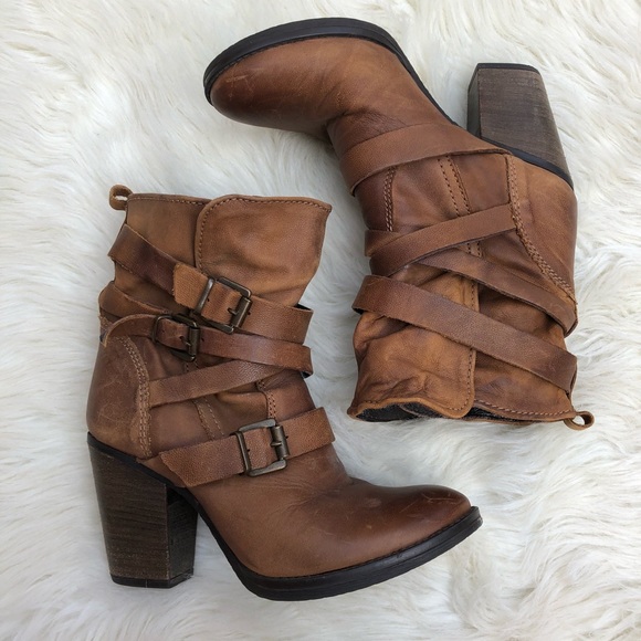 Steve Madden Yale Belted Boots 